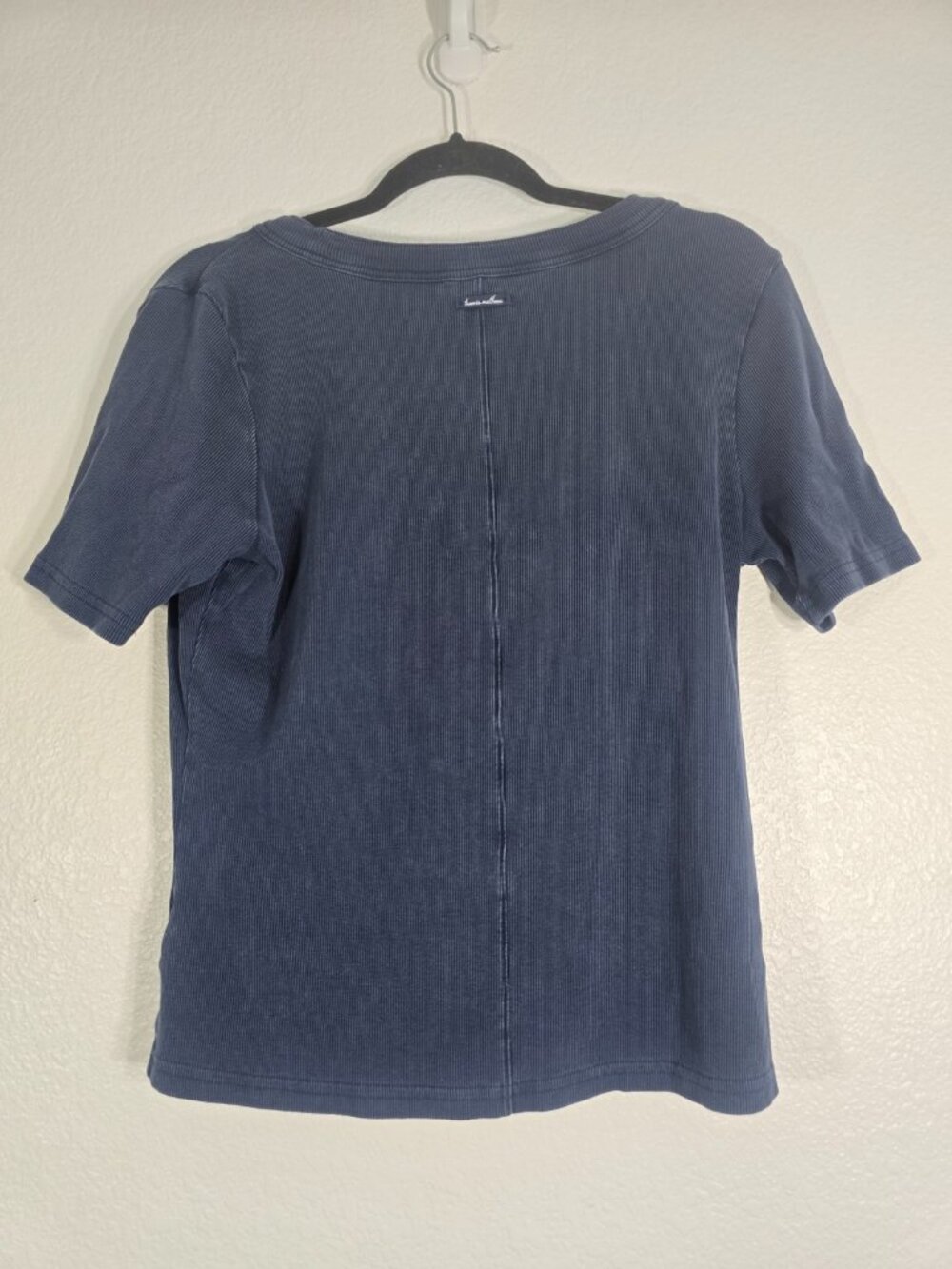 Travis Mathew Button Up Shirt Women Large Blue V Neck Ribbed Fitted Casual - Picture 5 of 8